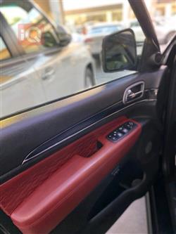 جیپ گراند شیرۆکی